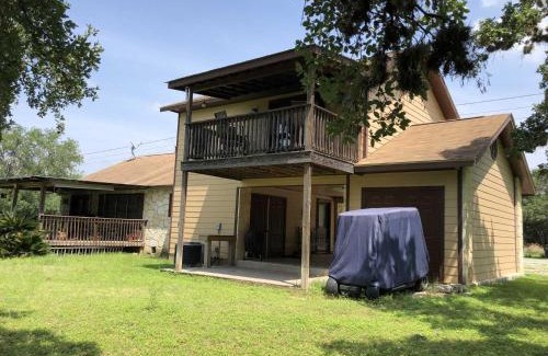 Bandera House | Rocky River House on Medina River