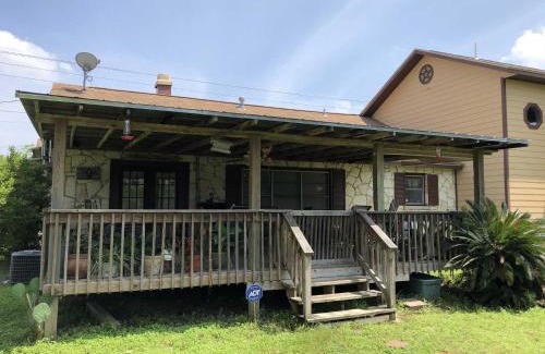 Bandera House | Rocky River House on Medina River