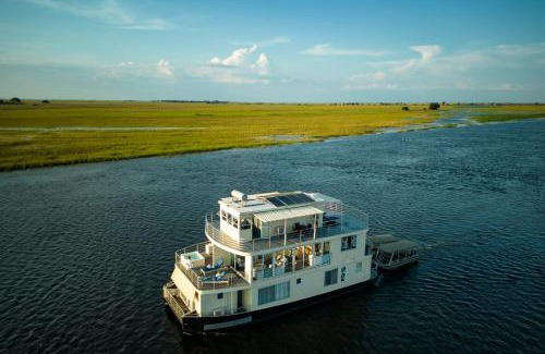 Chobe Boat Rental | Chobe Princess by Mantis