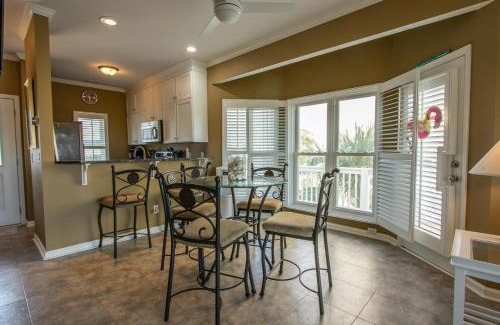 Saint Helena Island House | 314 Ocean Point Dr