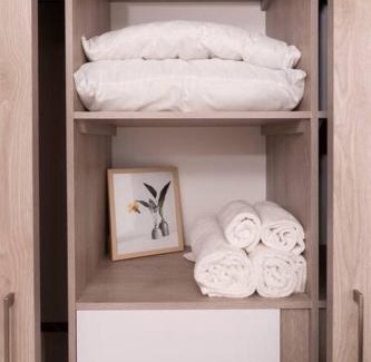 San Diego Apartment | Art Deco Apartment w/ Mountain View