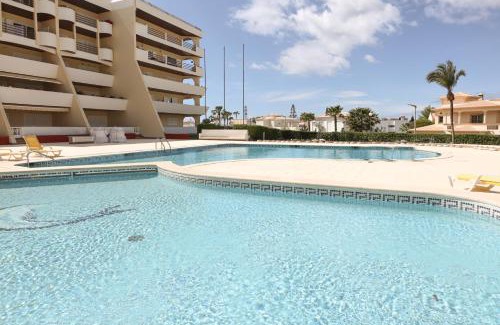 Gale Apartment | Apartamento Palmeira Gale - Beach - Pool - BY BEDZY