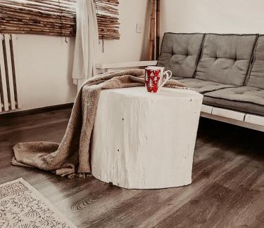 Zabrat House | Маленький,красивый домик с камином
