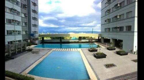 Poblacion District Apartment | Condo in Poblacion with City and Pool view