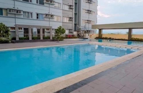 Poblacion District Apartment | Condo in Poblacion with City and Pool view