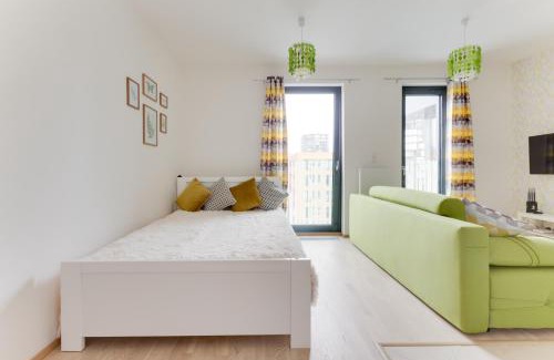 Prague 3 Apartment | AVOKADO apt.,2 min tram station,FREE GARAGE PARKING