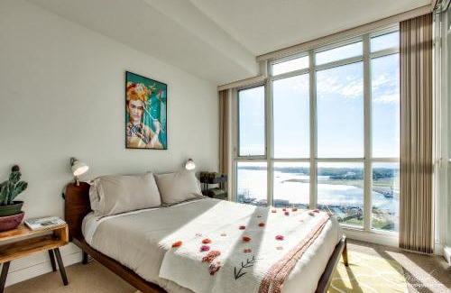CityPlace Apartment | NEW MODERN DT KING W SPACIOUS 3BR APARTMENT