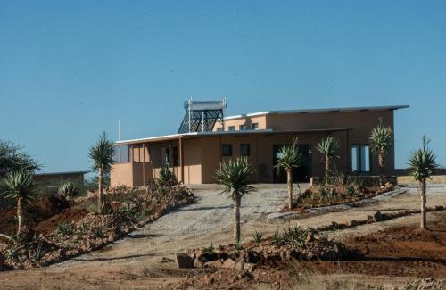 Otjiwarongo Cabin | Cheetah View Lodge
