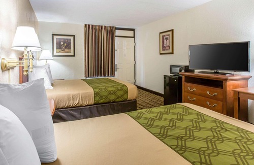Savannah Hotel | Econo Lodge Midtown