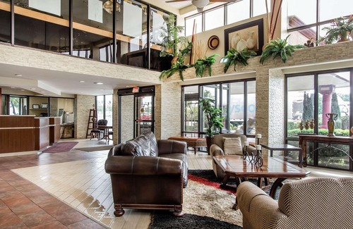 Broken Arrow Hotel | Clarion Hotel Broken Arrow