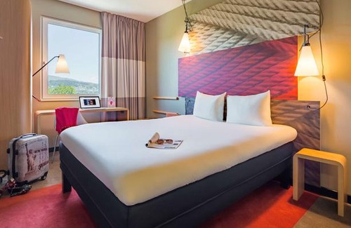 Neuenhof Hotel | ibis Baden Neuenhof