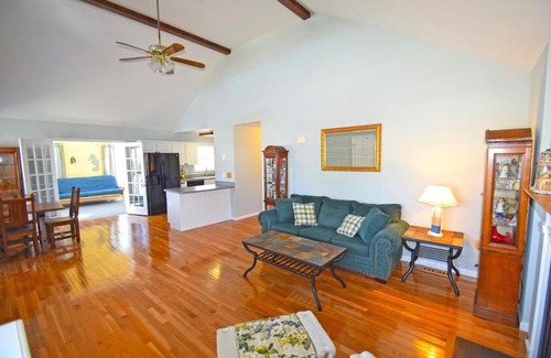 Caine Woods House | Barge Road 13609