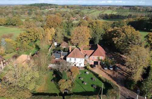 Penwood Hotel | The Furze Bush Inn