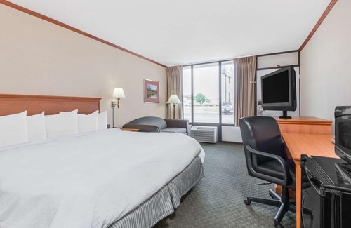 Gillette Hotel | Howard Johnson by Wyndham Gillette