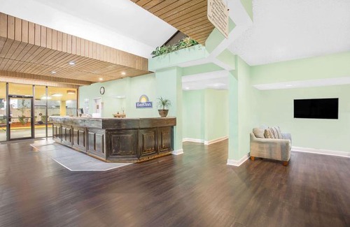Gadsden Hotel | Days Inn by Wyndham Attalla
