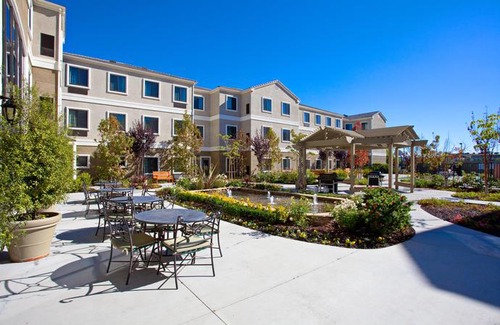 Lake Forest Hotel | Staybridge Suites Irvine East/Lake Forest