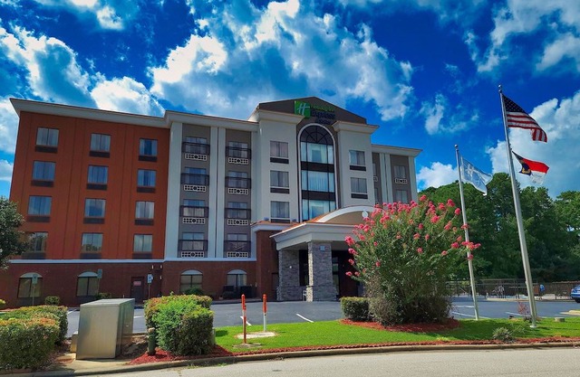 Holiday Inn Express Hotel & Suites - Wilson - Downtown, an Ihg Hotel