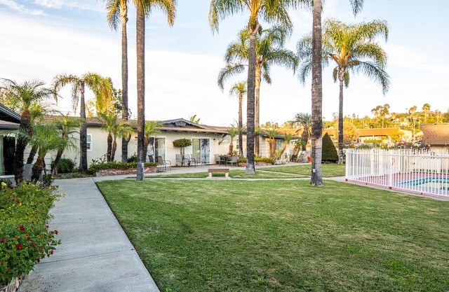 Fallbrook Country Inn