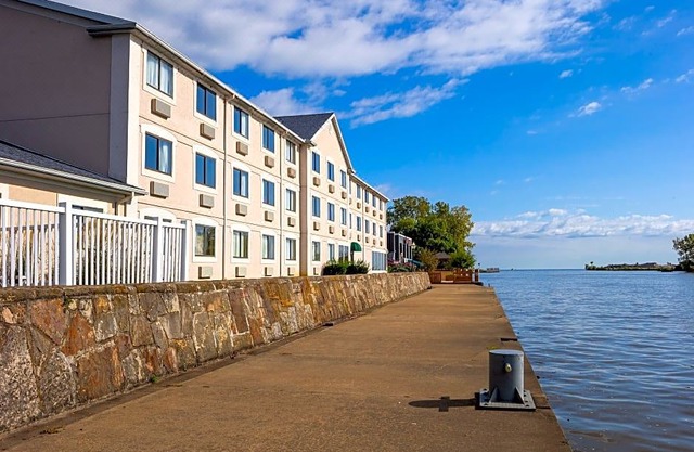 Comfort Inn River's Edge