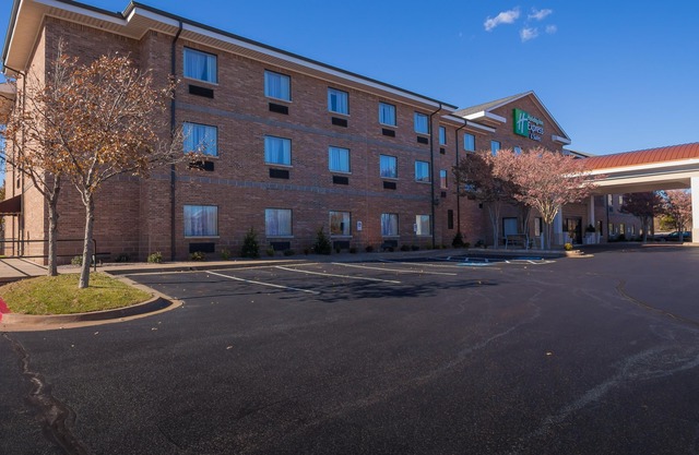 Holiday Inn Express Hotel & Suites Edmond, an Ihg Hotel