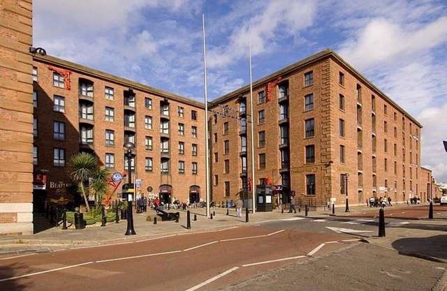 Premier Inn Liverpool City (Albert Dock)