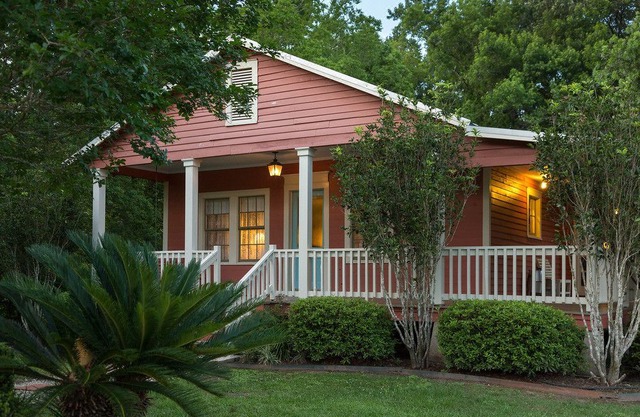 Maison d'Memoire Bed & Breakfast Cottages