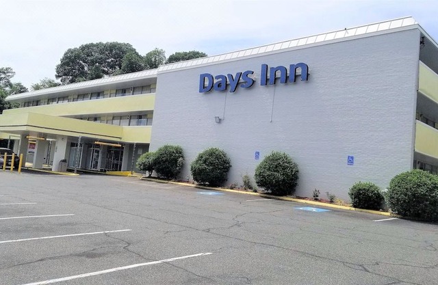 Days Inn by Wyndham Alexandria South
