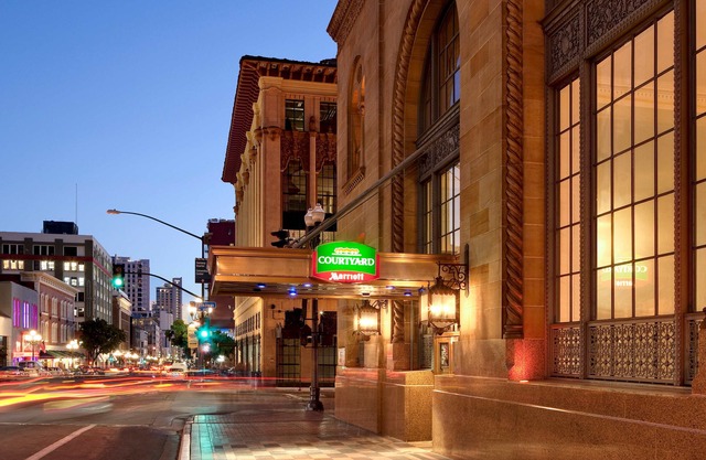 Courtyard by Marriott San Diego Downtown