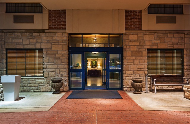 Holiday Inn Express Tulsa S Broken Arrow Hwy 51, an Ihg Hotel