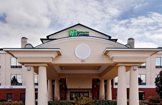 Holiday Inn Express Crockett Ihg Hotel 
