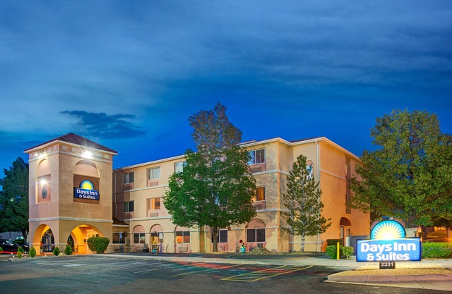 Days Inn & Suites by Wyndham Airport Albuquerque