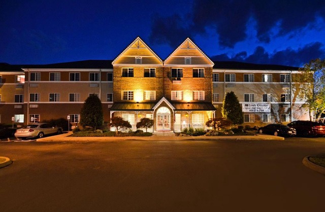 Mainstay Suites Knoxville Airport 