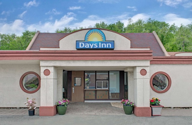 Days Inn by Wyndham Washington