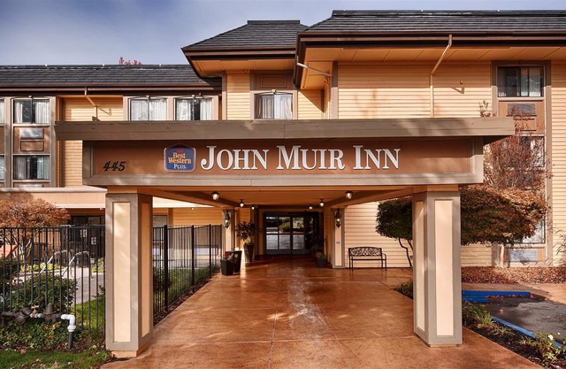 Best Western John Muir Inn
