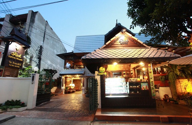 Rich Lanna House