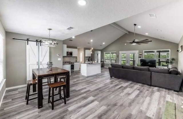 New built home on Lake Livingston! Long term stays only!
