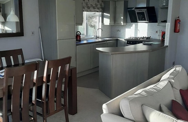 2 bedroom accommodation in Lowestoft