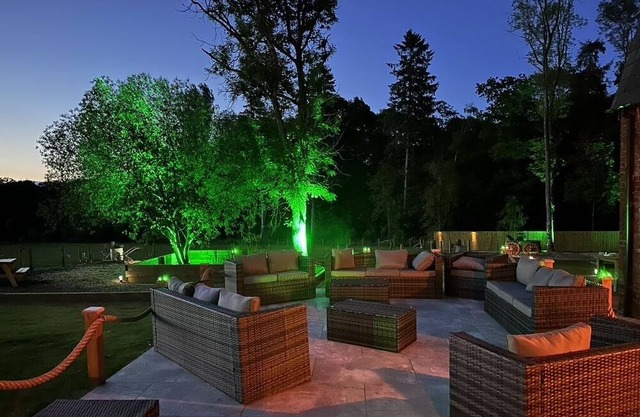 The Coach House in the estate of Morland Hall 14guests4bedrooms7beds6bathrooms