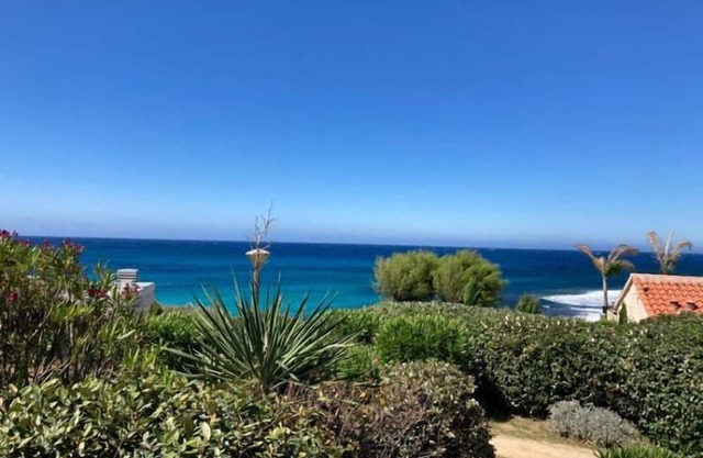 Mini-villa Bord de mer vue mer et Montagne Marine de Sant Ambroggio Lumio