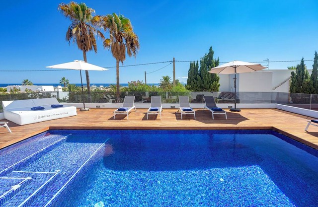 Villa in Ibiza Town, sleeps 12 - Villa Blanca