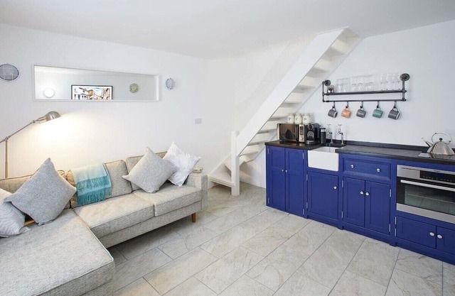 Host & Stay | Harbour Cottage