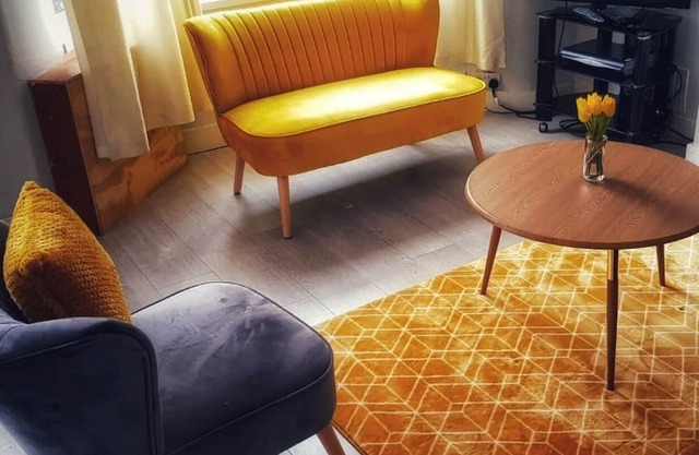 Lovely House with free Parking wifi