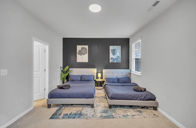 King 4BR Townhouse to Downtown Durham