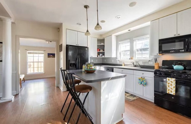 Charming Shotgun-Style Home: Your Perfect New Orleans Getaway Awaits