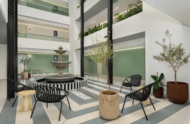 The Sage | Chic Studio in Vibrant Sea Point | Views | WIFI