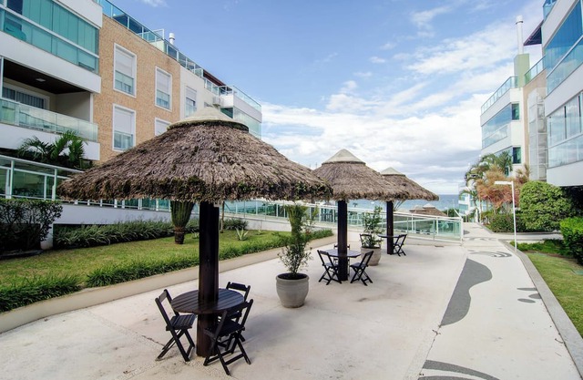 Vista Mar com acesso a Praia do Santinho QM9528