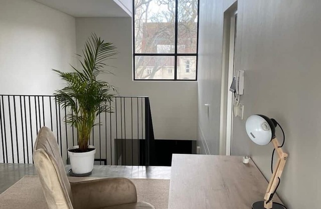 Beautiful home with Pool and views of Table Mountain