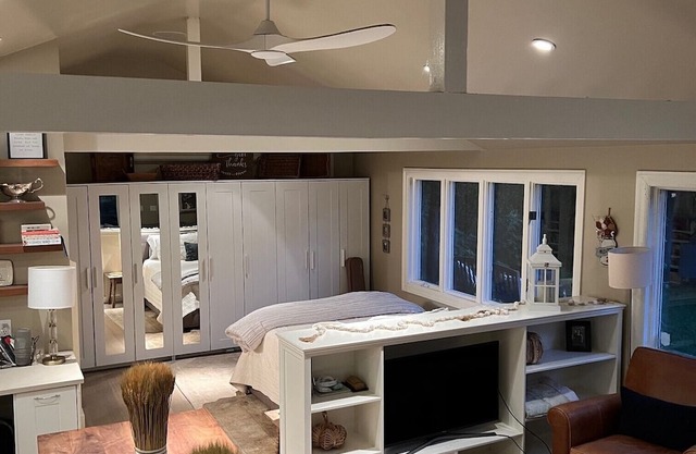 Nice cottage in Menlo Park close to Stanford University & Hospital & Facebook