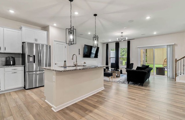 Luxury/Modern Townhome Close To Downtown Raleigh - GREAT FOR TRAVEL NURSES