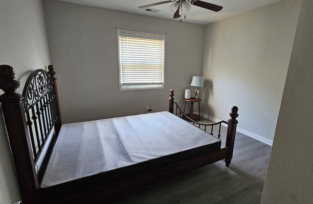 Charming 3-bedroom house in wonderful Newport News with AC, WiFi, pets welcome